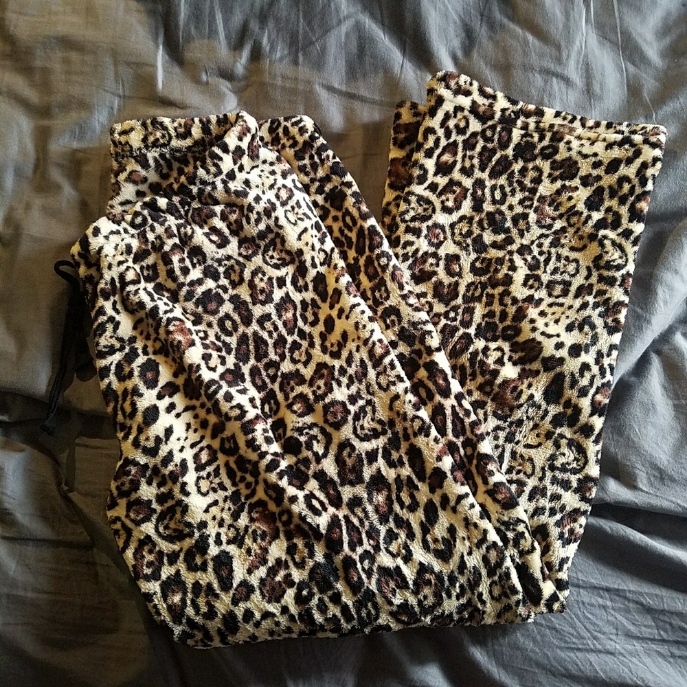 Flease leopard print lounge pants